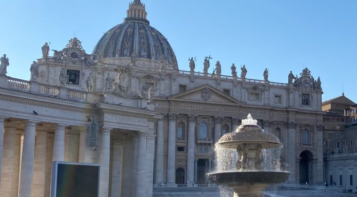 Best Things to do in Rome Family Guide _ St Peters Square