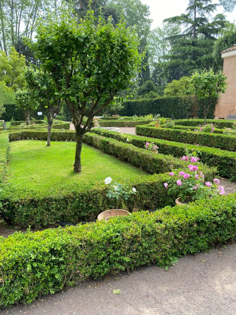Giardini-di-Villa-Farnesina.