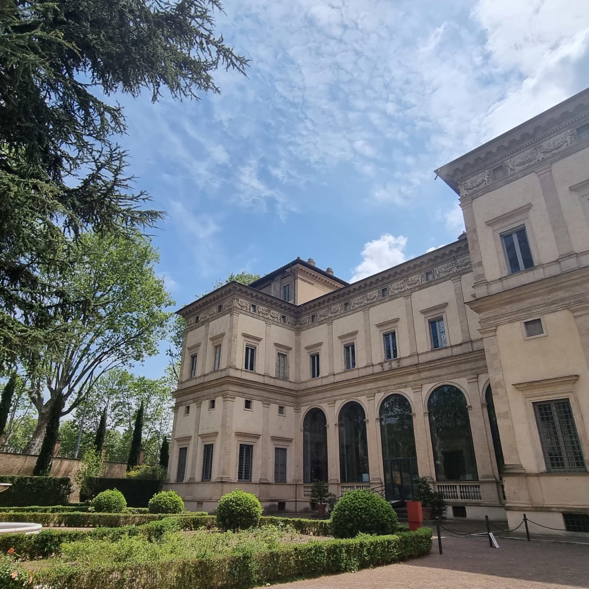 Ampliamenti: la villa che diventa PALAZZO DA 1200 STANZE