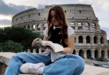 Pinterest inspo, aesthetic, rome, Picture idea in front of colosseum